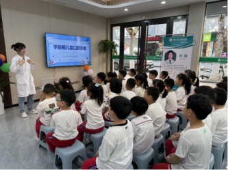 變身“小牙醫(yī)” 萌娃開啟護牙新體驗